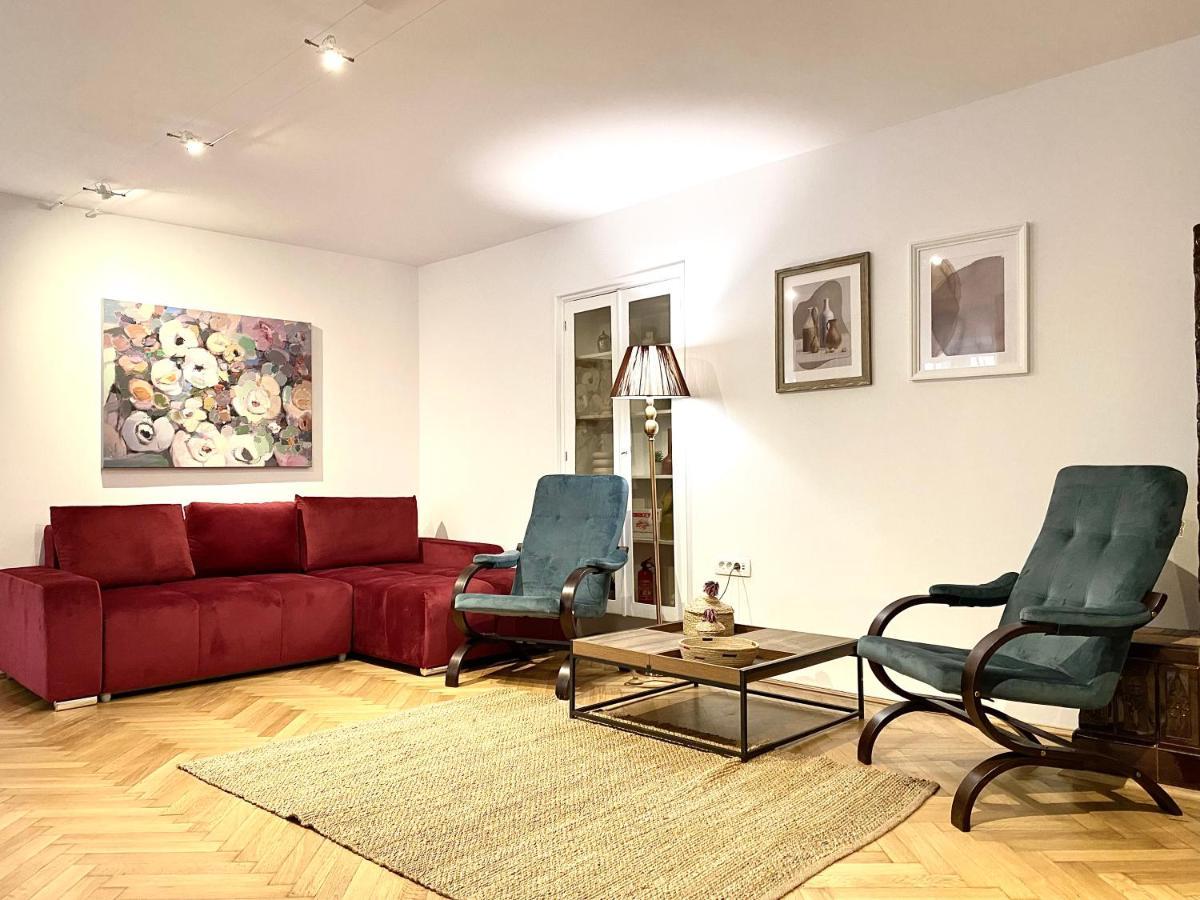 Republique Apartment Brașov