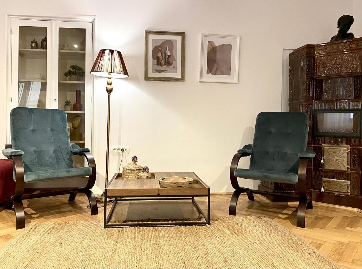 Republique Apartment *